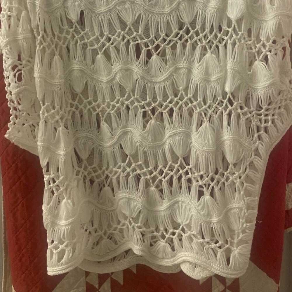 TASHON OPEN WEAVE PONCHO - MEDIUM - NEW, NEVER WORN